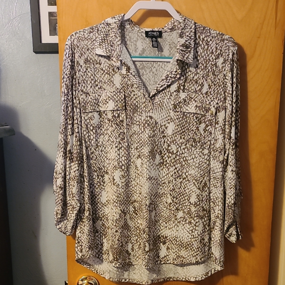 Jones New York Gray Black Buttoned Blouse 3/4 Sleeve